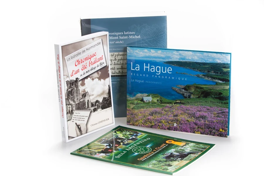 Brochures et livres disposés pour un packshot