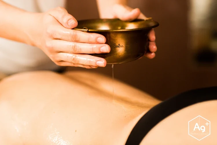 Soin avec un bol au Zen Hammam de Caen